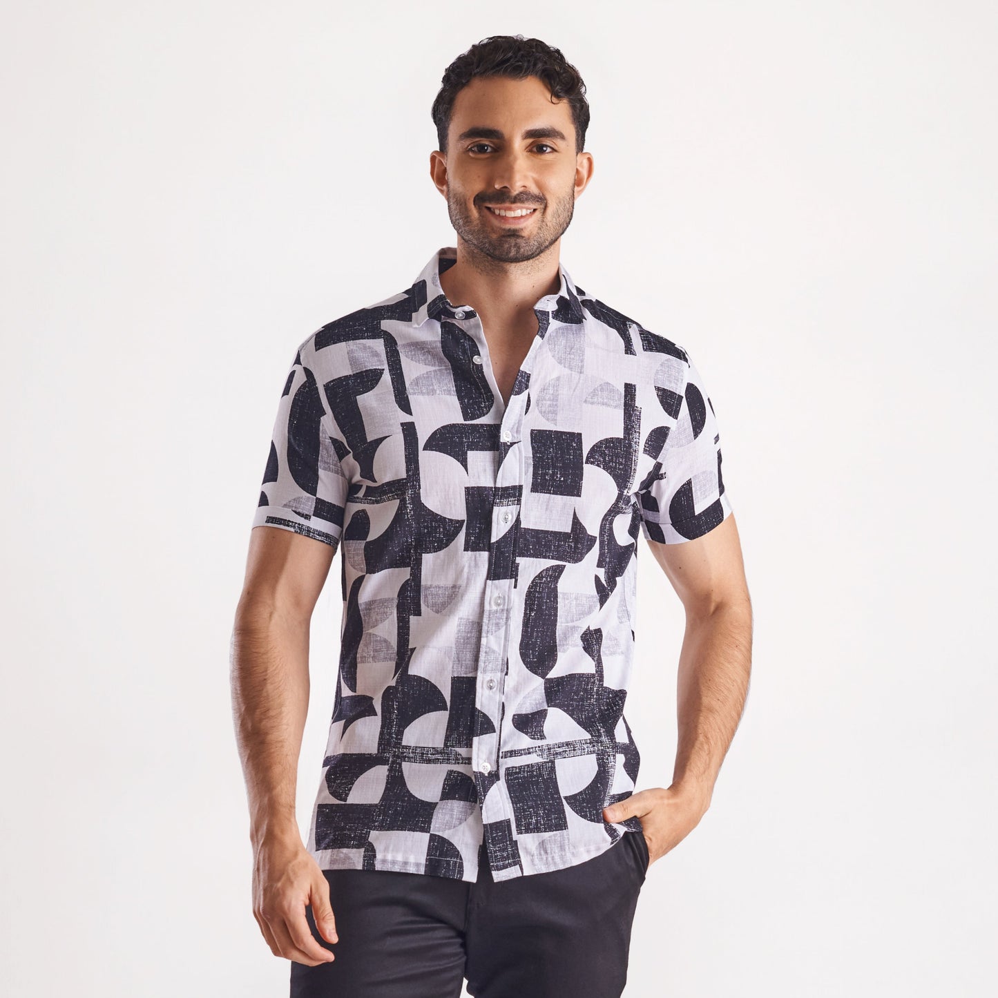 Camisa slim fit estampada color negro