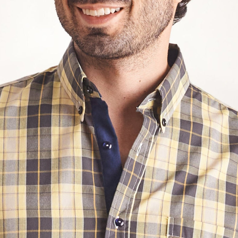 Camisa regular fit a cuadros color amarillo