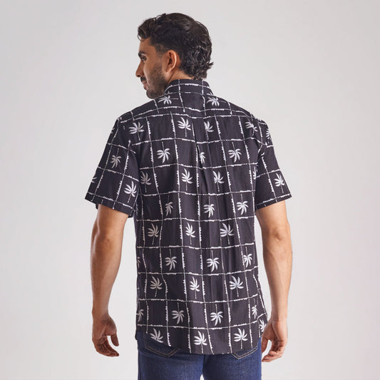 Camisa regular fit estampada color negro