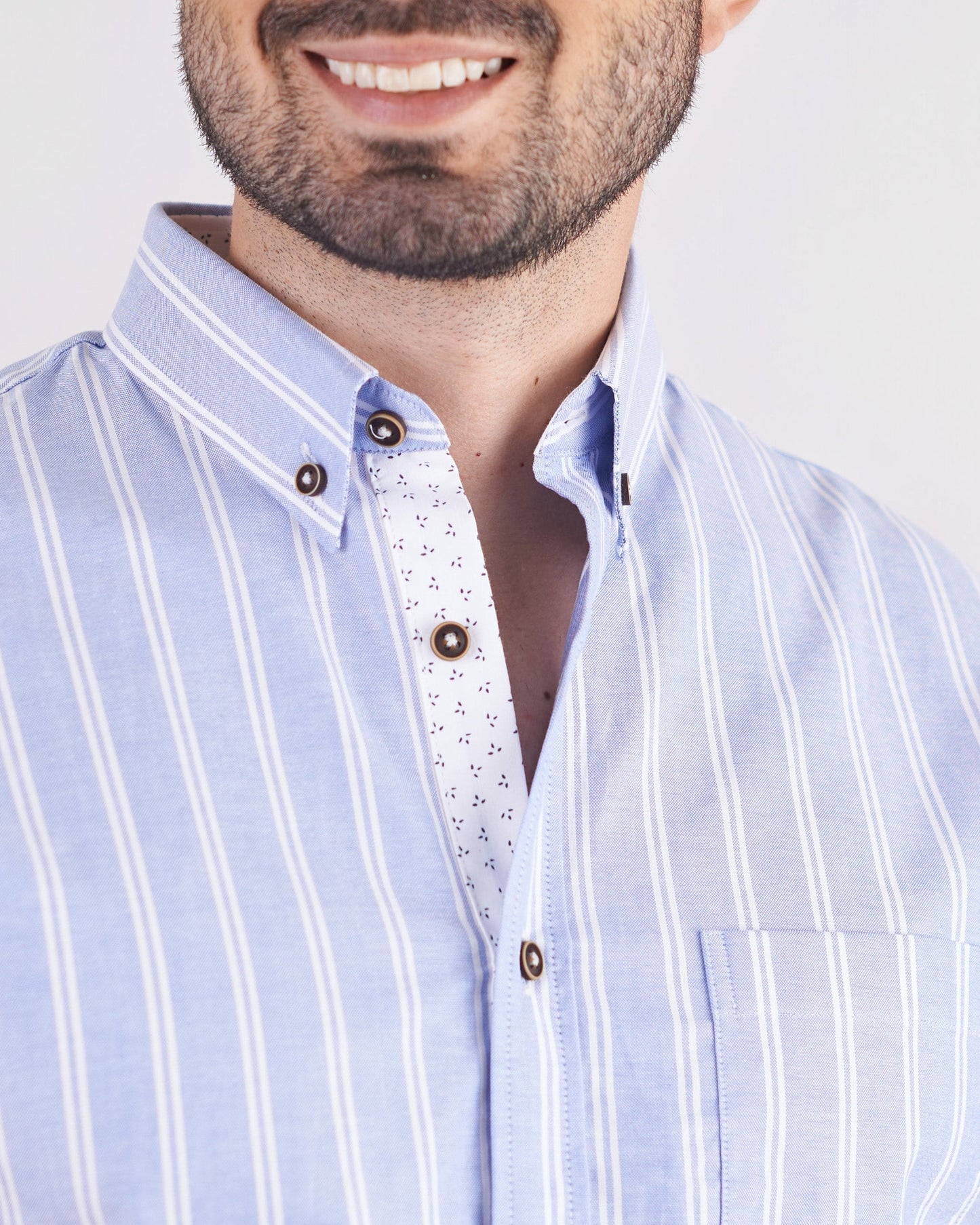 Camisa manga corta regular fit color azul medio