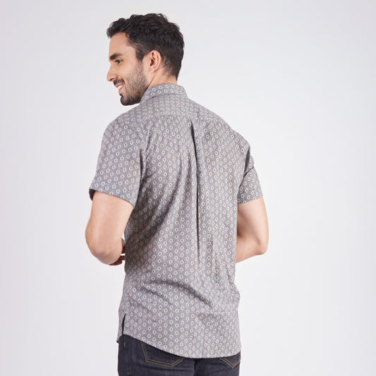 Camisa regular fit estampada color café