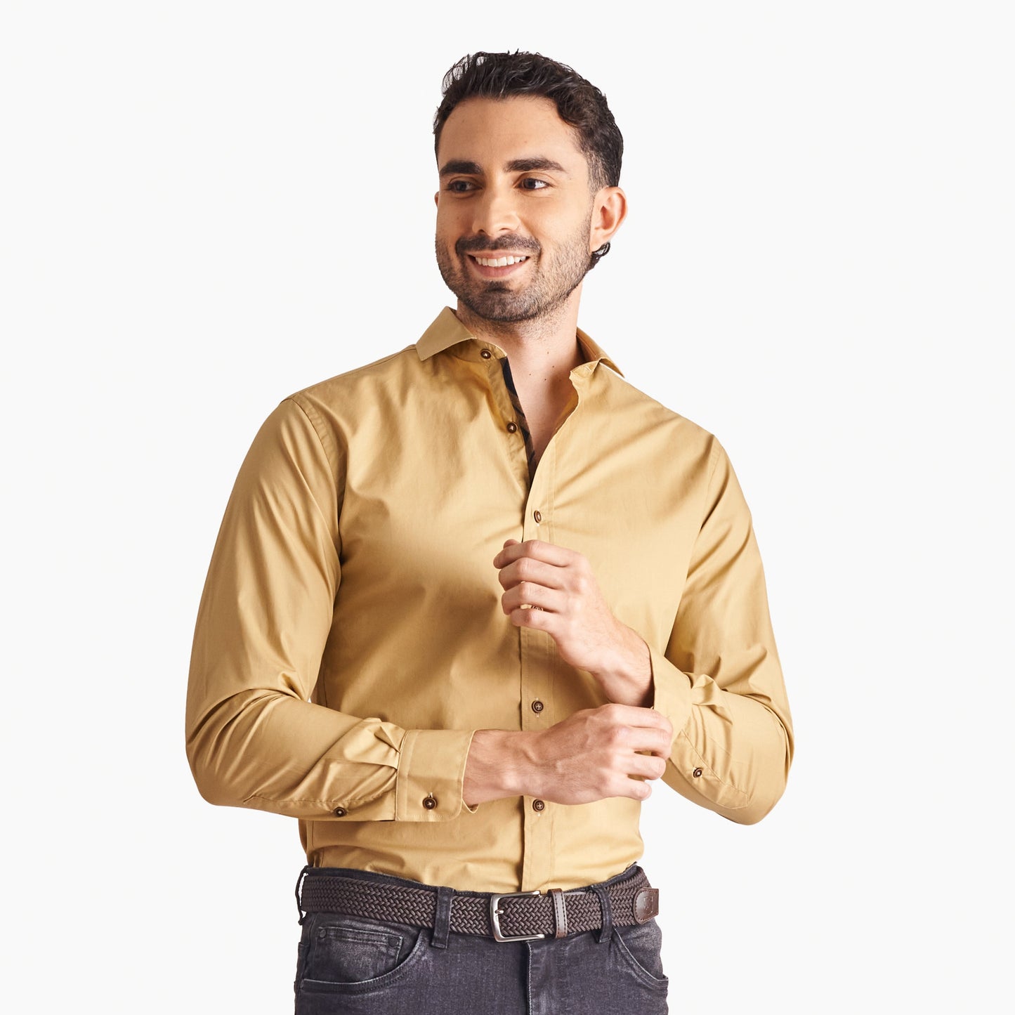Camisa slim fit fondo entero color caqui