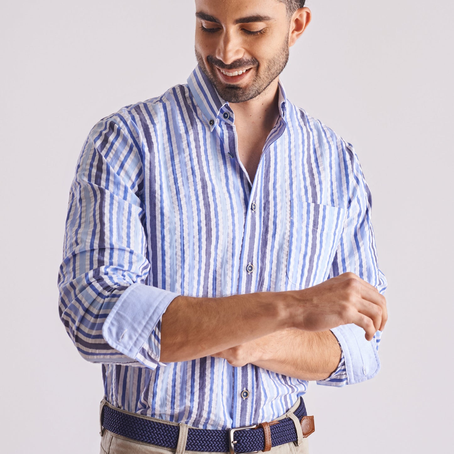 Camisa regular fit a rayas color azul
