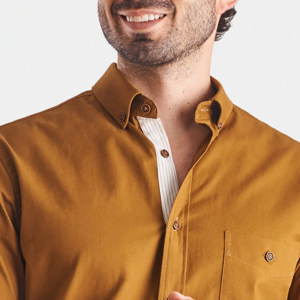 Camisa slim fit diseño fondo entero color café