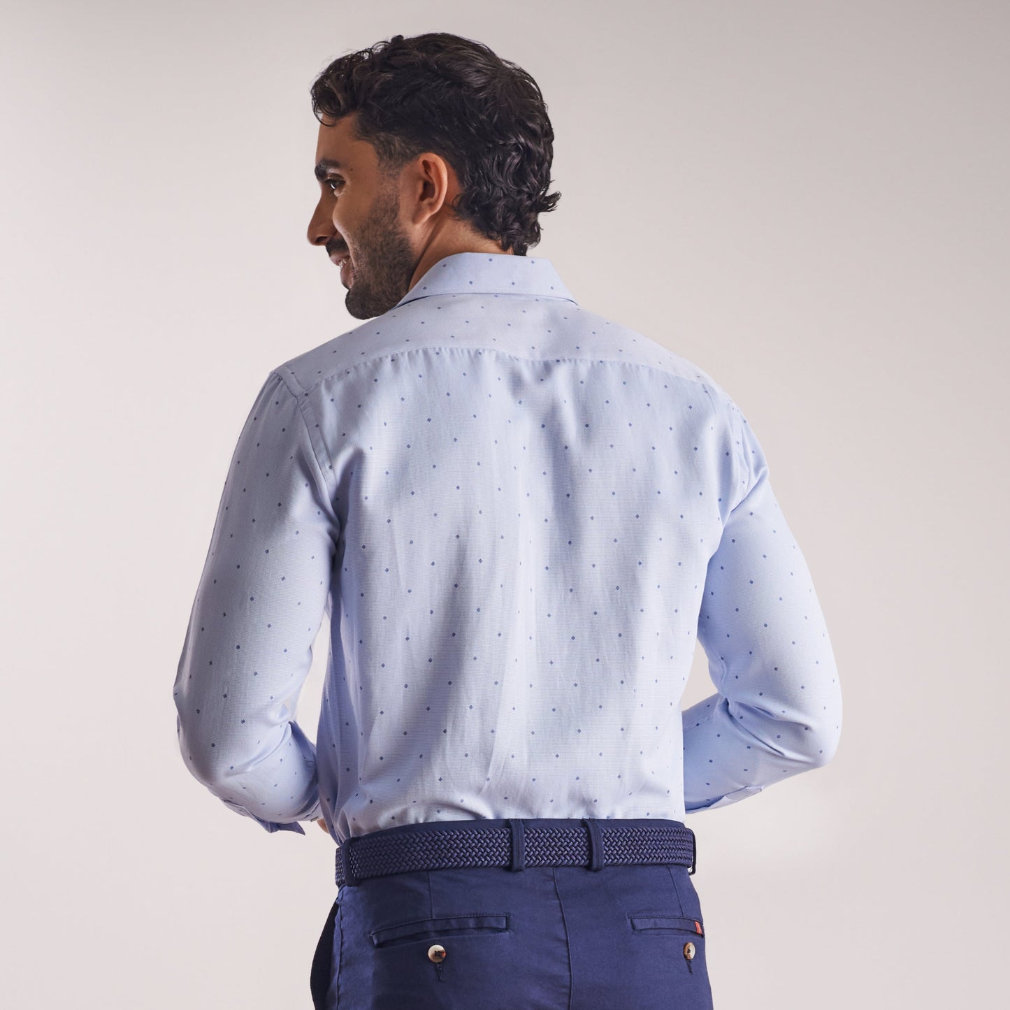 Camisa con miniprints color azul medio