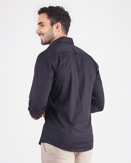Camisa slim fit color negro