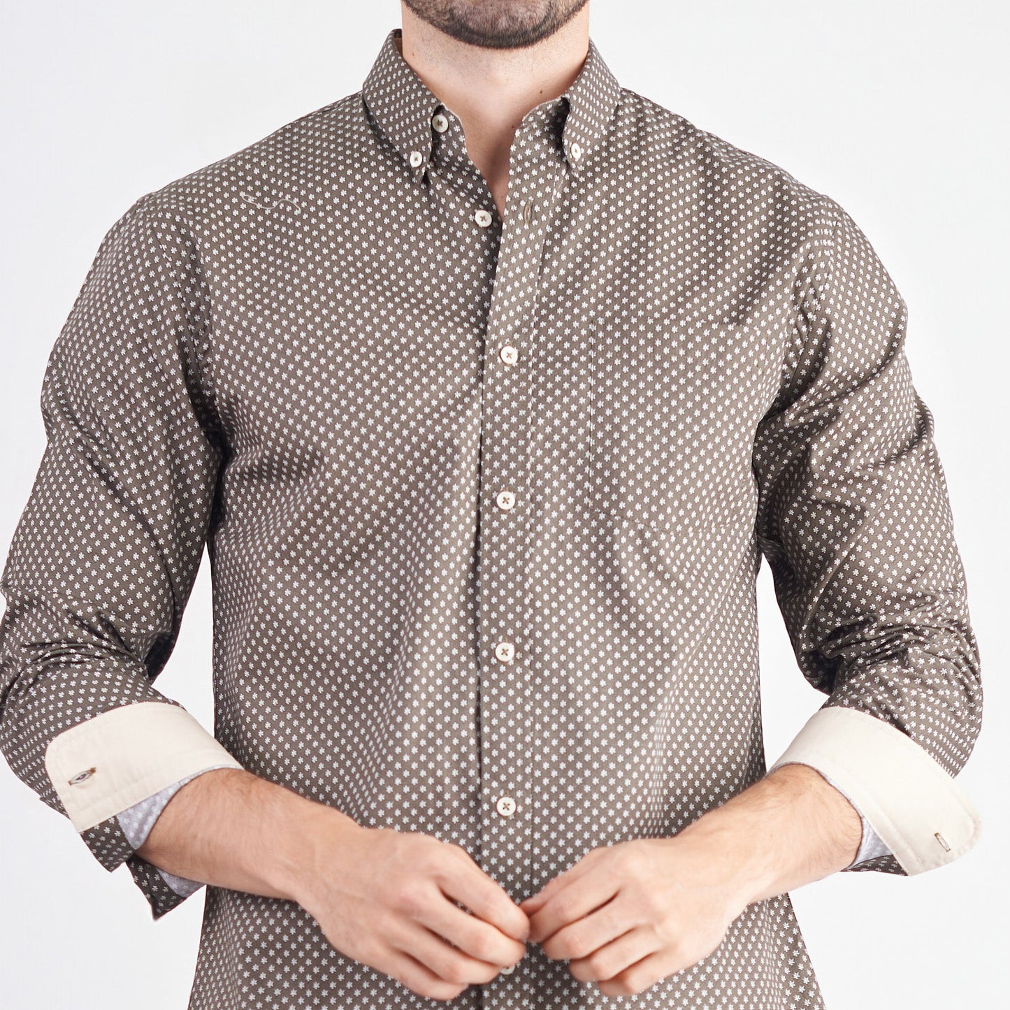 Camisa manga larga estampada color verde oscuro