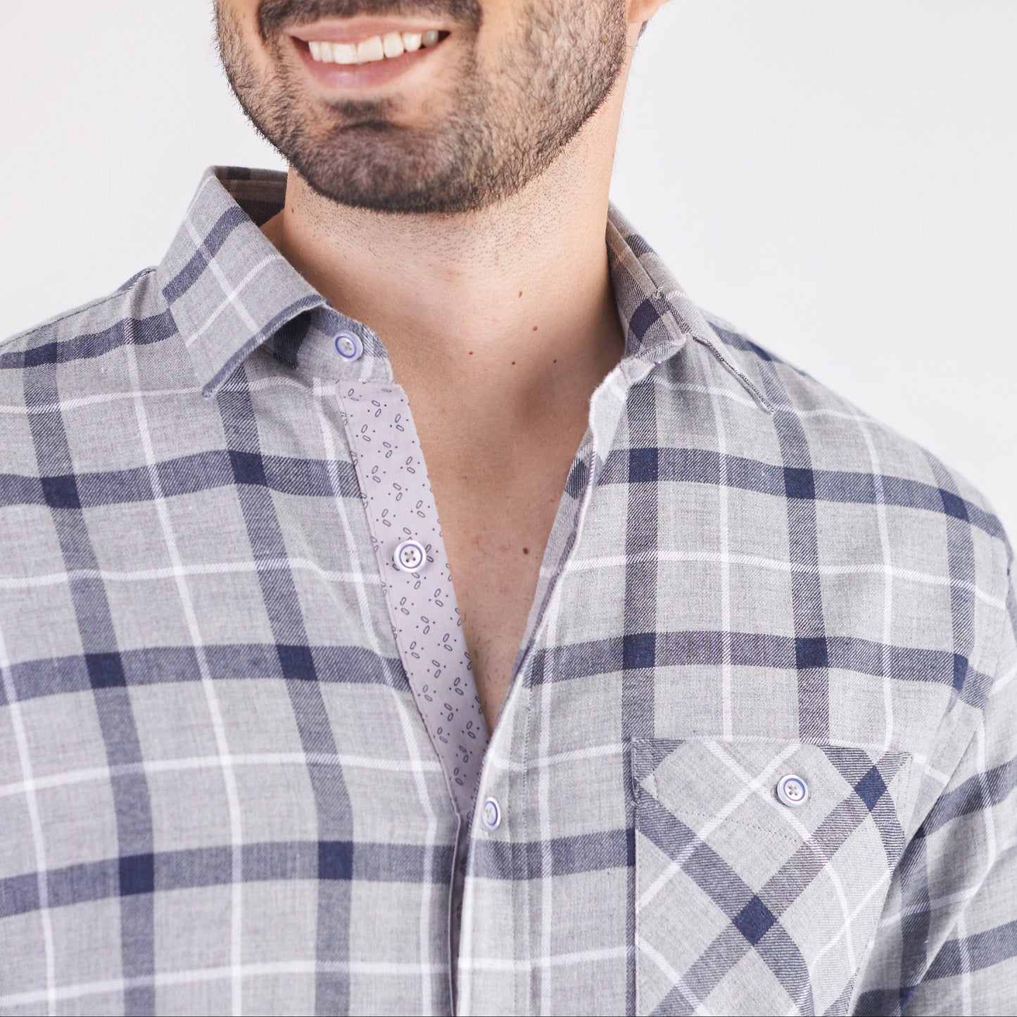 Camisa regular fit a cuadros color gris