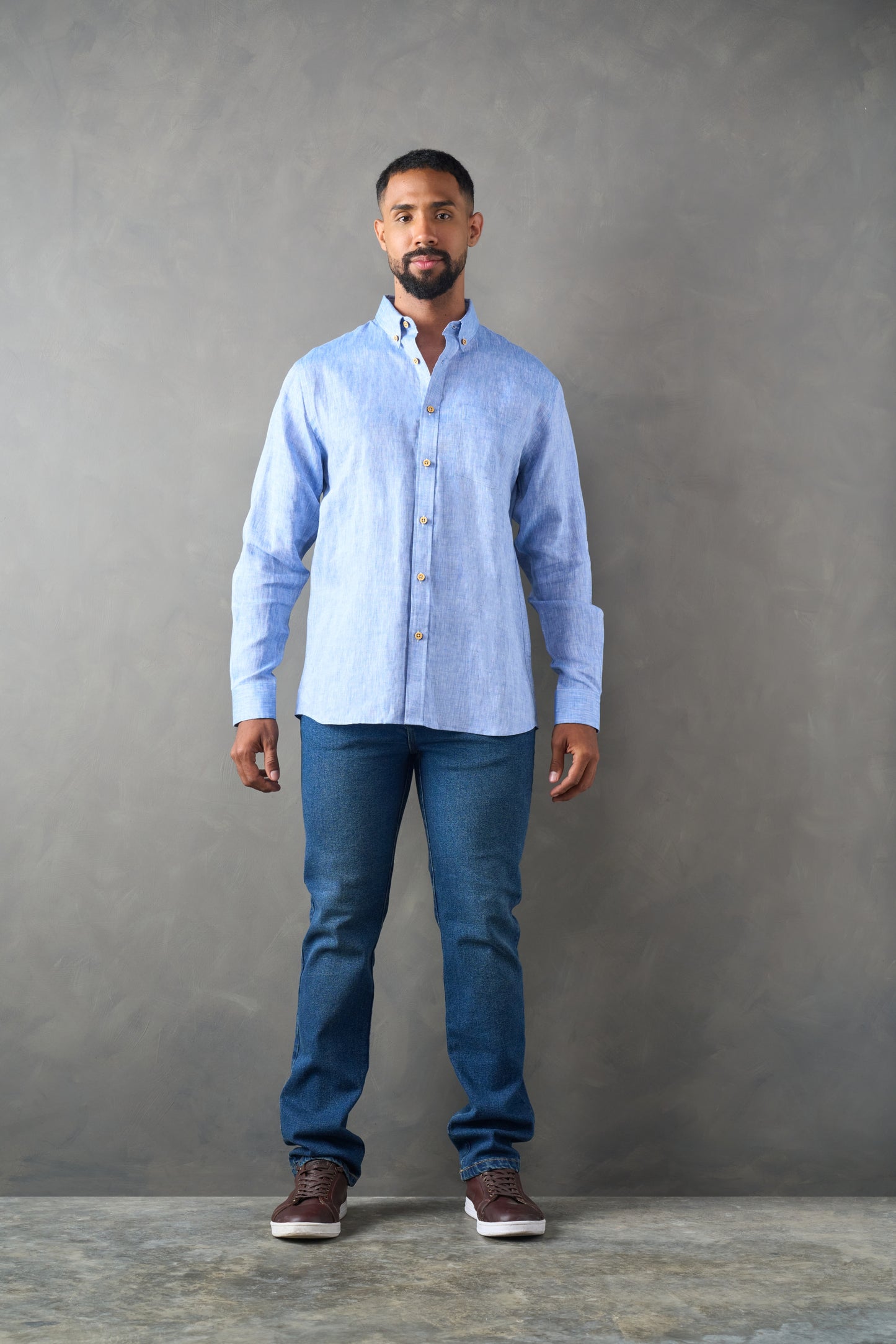 Camisa manga larga regular fit azul medio 100% lino