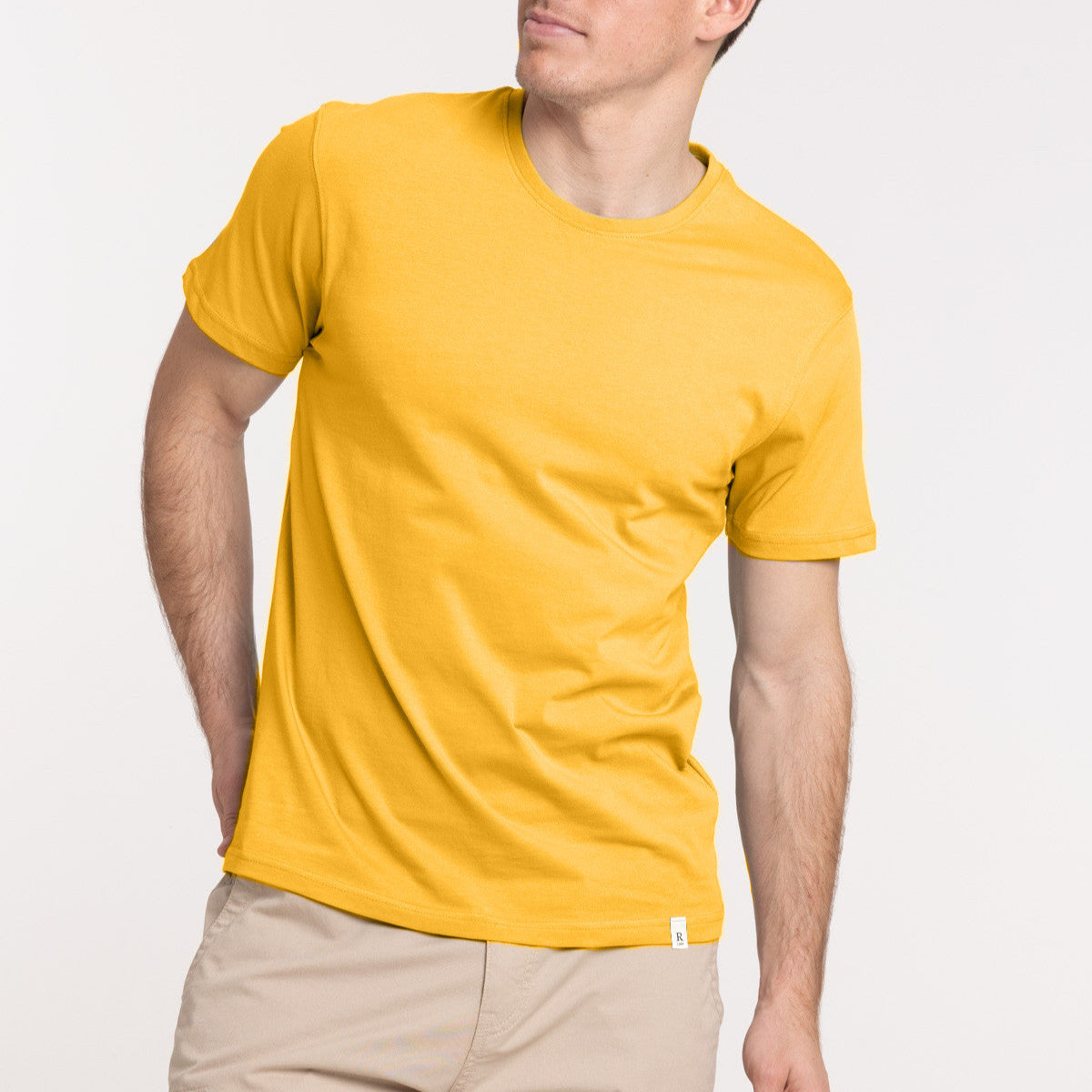 Camiseta cuello redondo mostaza