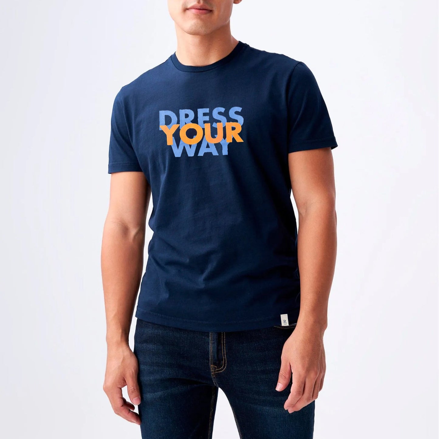 Camiseta cuello redondo estampada color azul oscuro