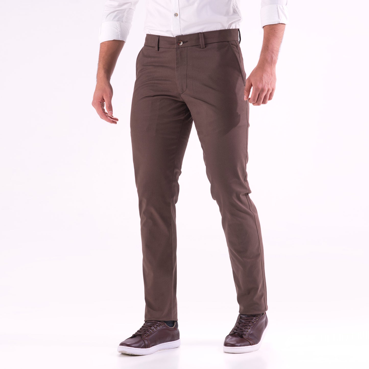 Pantalón Chino Slim Fit Color Café