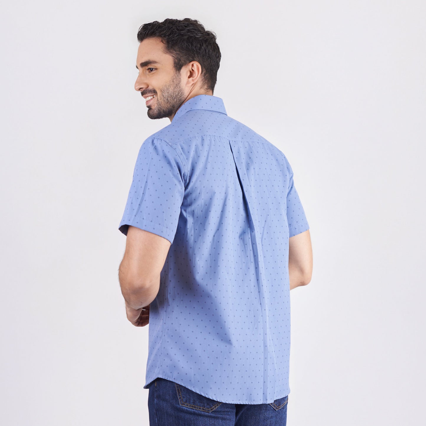 Camisa regular fit estampada color azul oscuro