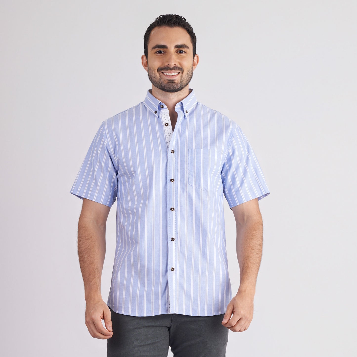 Camisa manga corta regular fit color azul medio