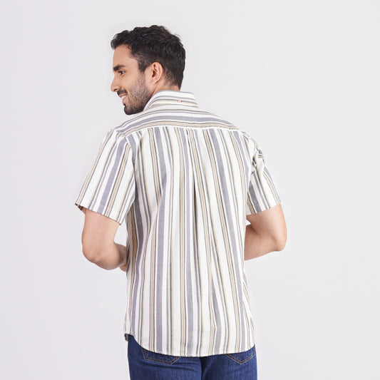 Camisa regular fit manga corta a rayas