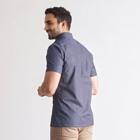 Camisa slim fit manga corta a rayas color azul oscuro