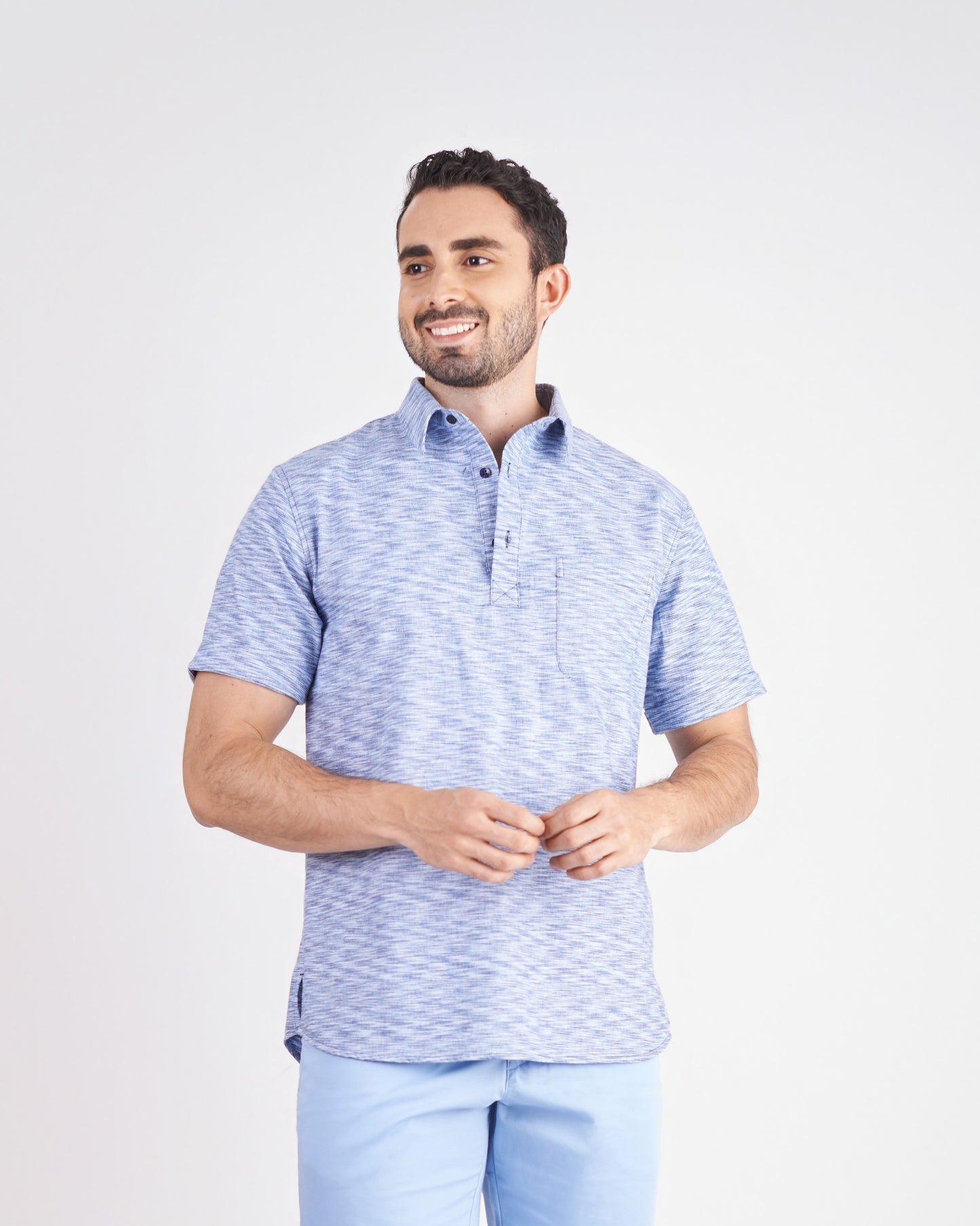 Camisa manga corta regular fit color azul oscuro