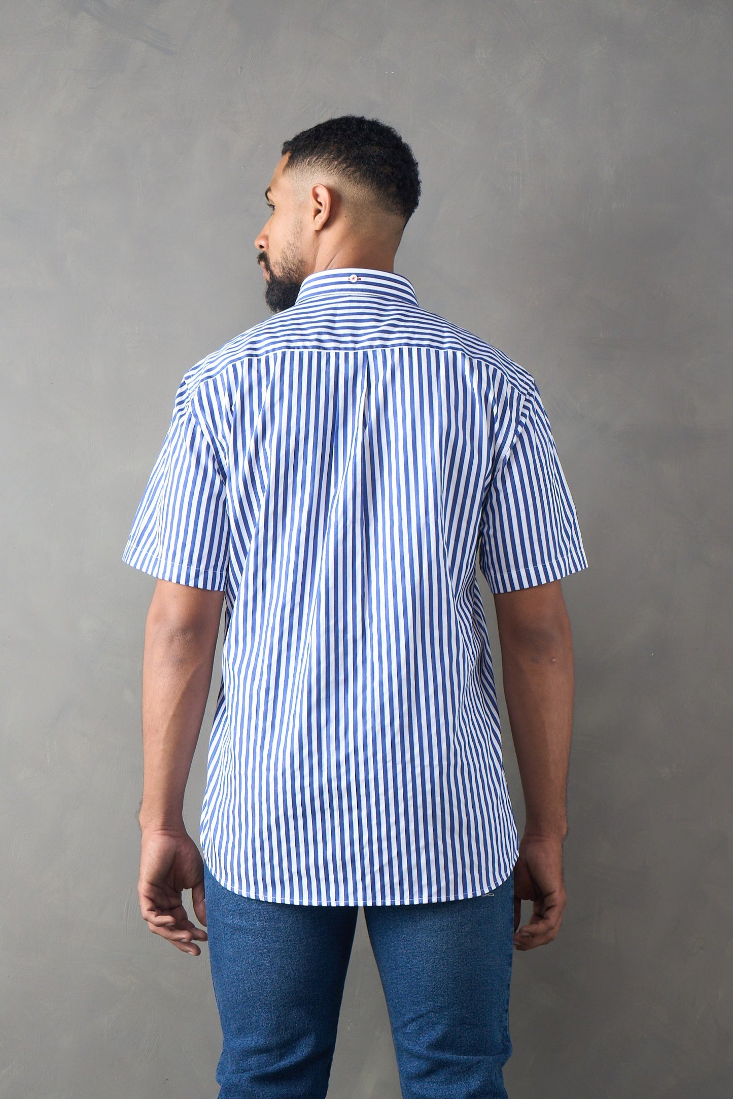 Camisa manga corta azul oscuro
