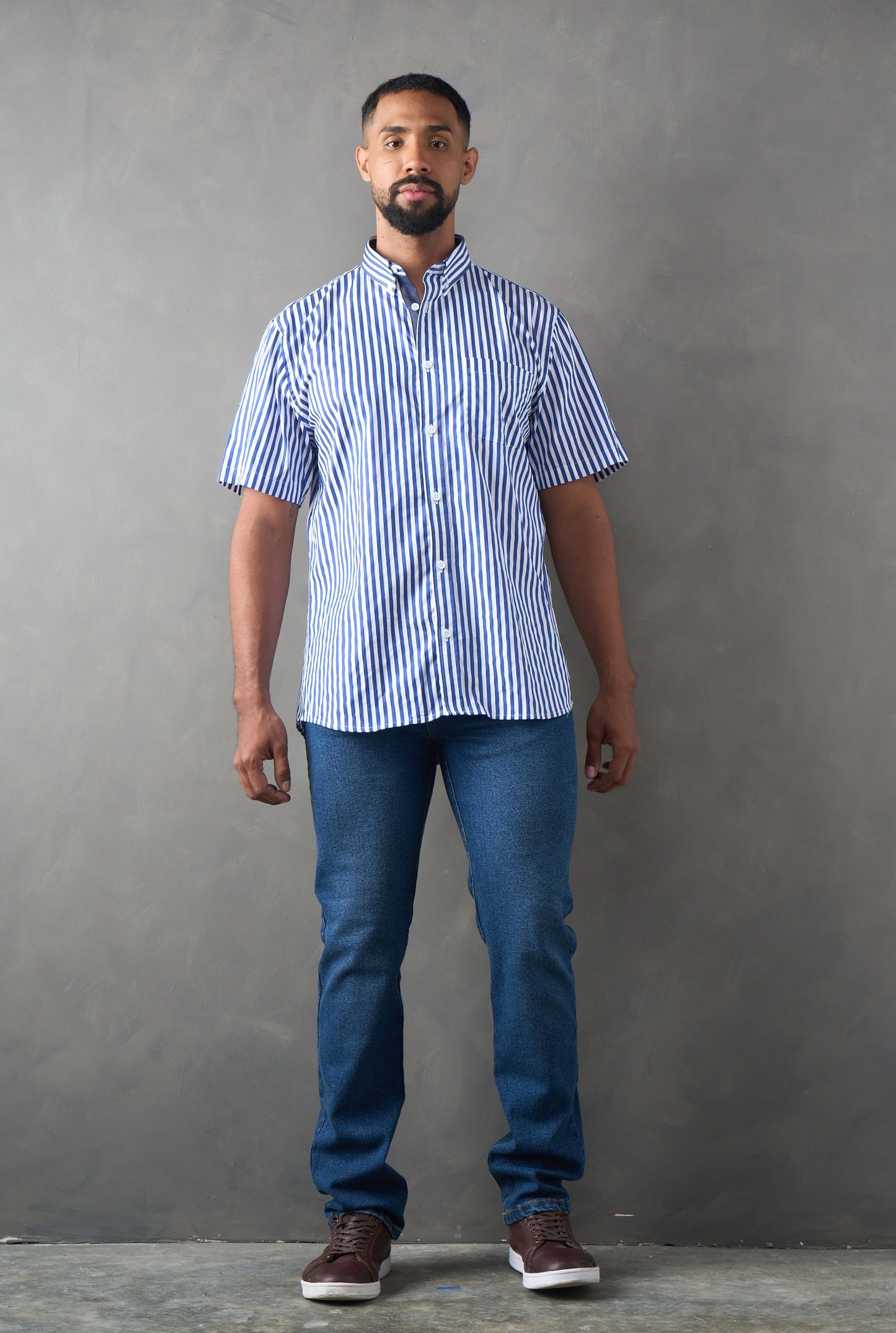 Camisa manga corta azul oscuro