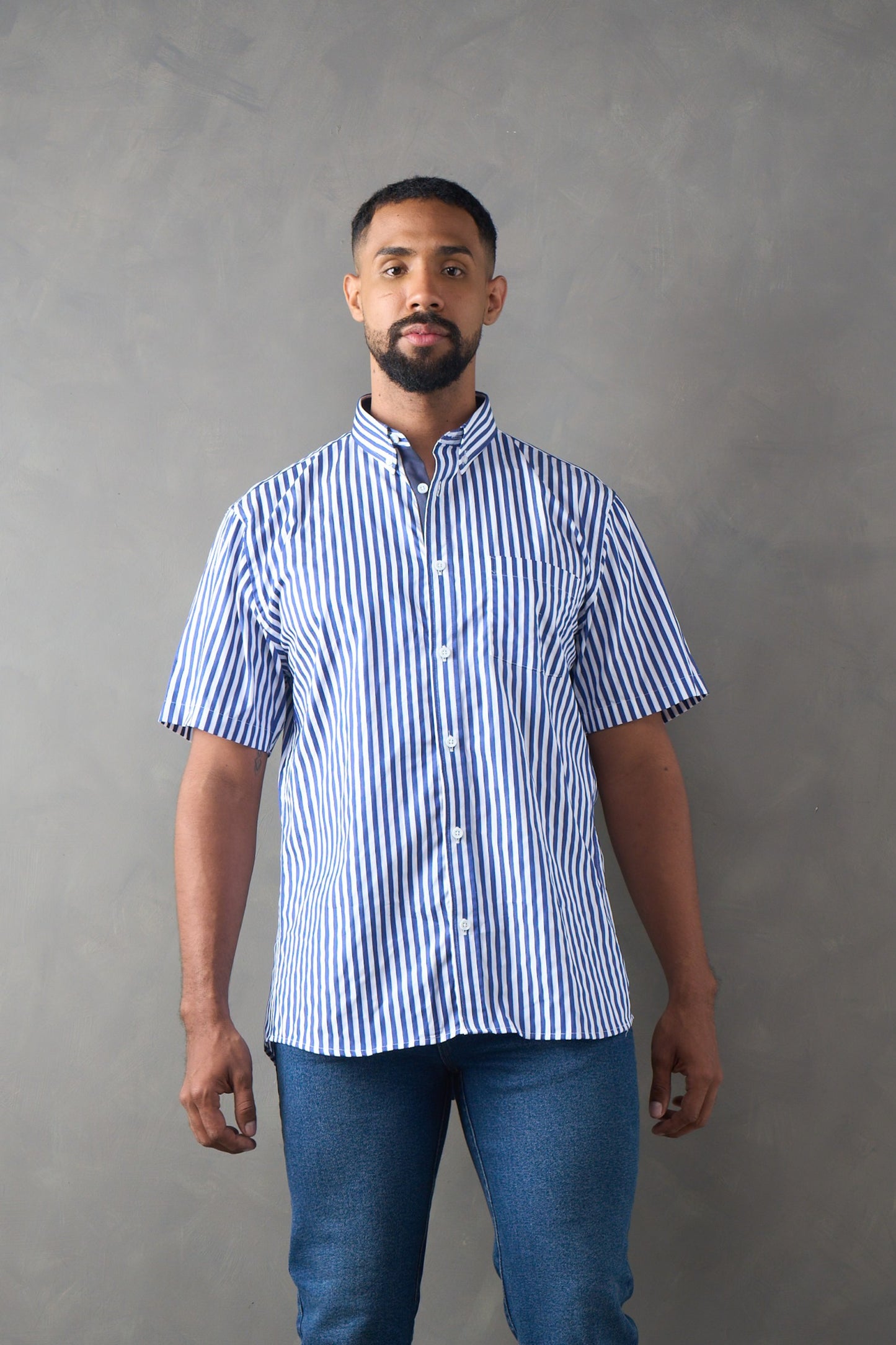 Camisa manga corta azul oscuro