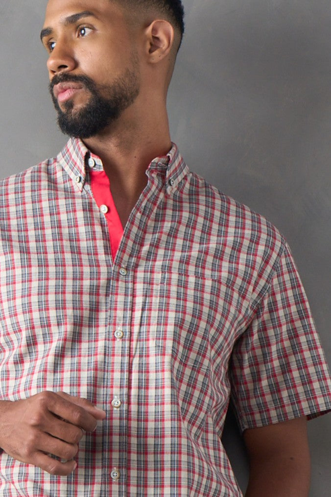 Camisa regular fit manga corta rojo
