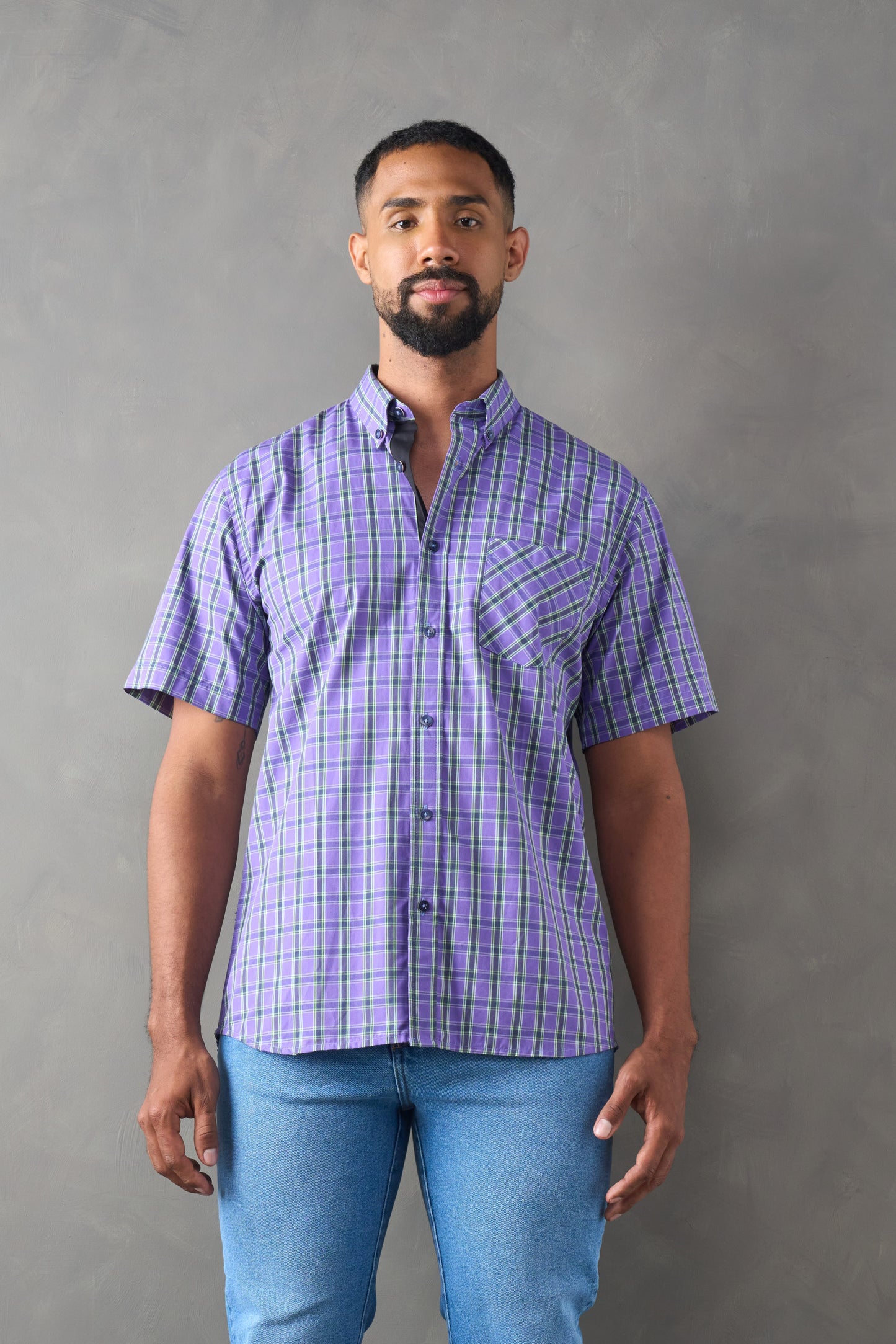Camisa regular fit manga corta azul oscuro