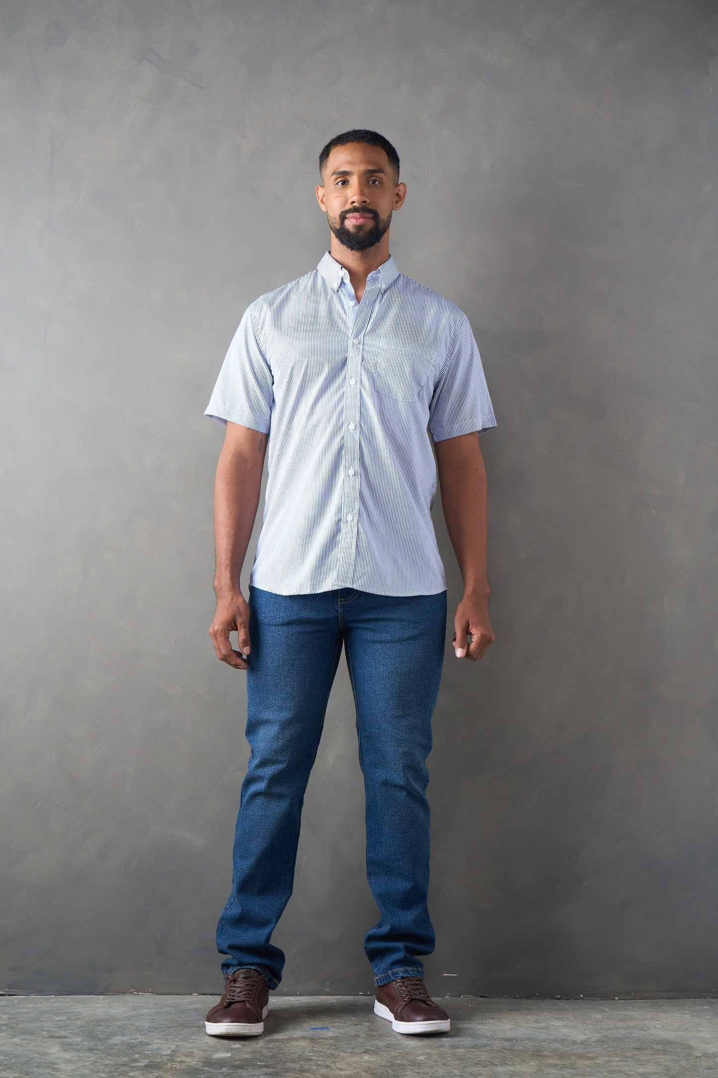 Camisa manga corta a rayas azul oscuro