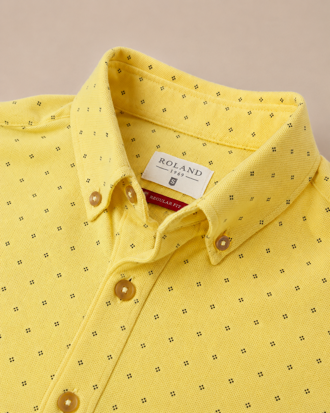Camisa en tejido de punto con mini prints amarillo