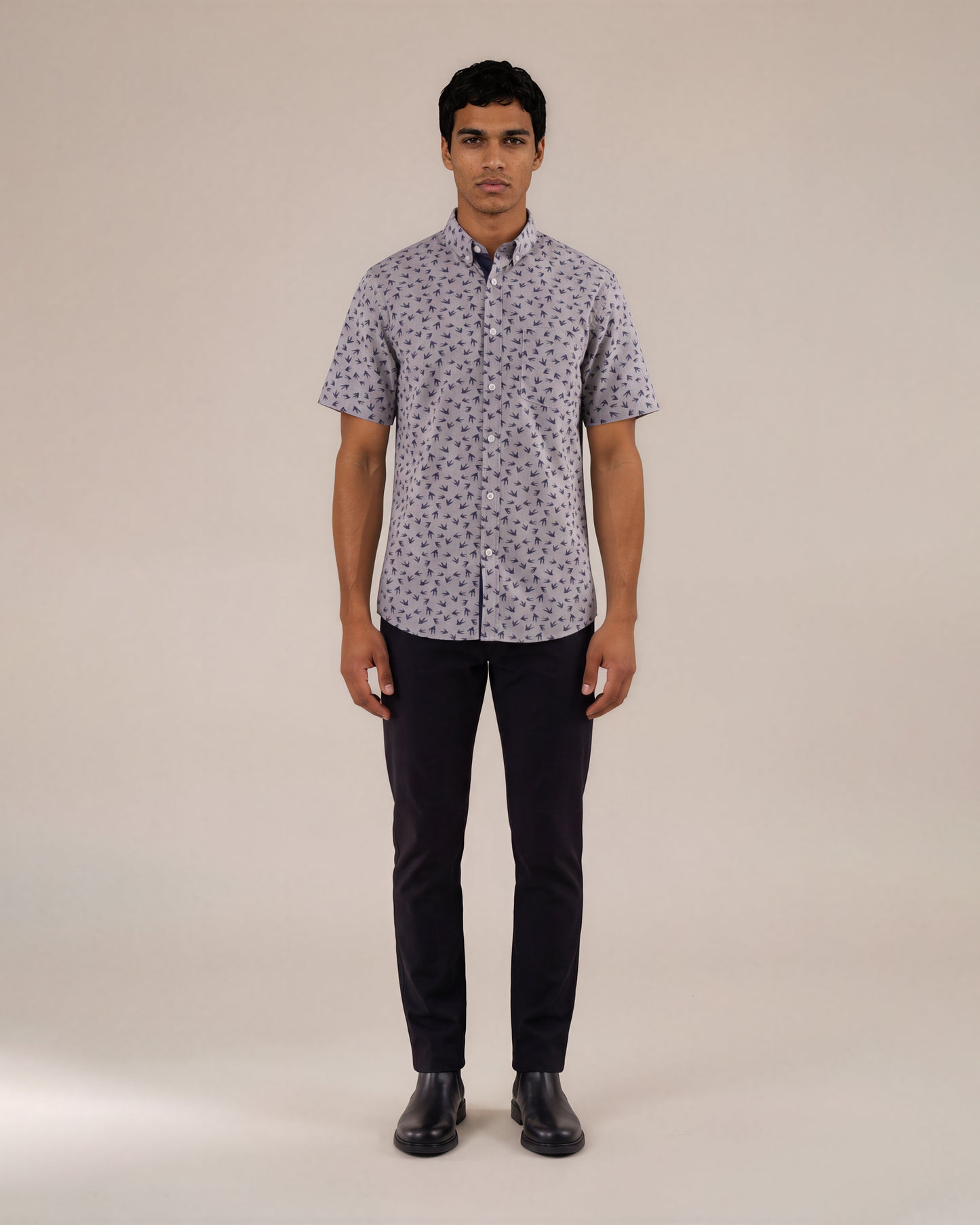 Camisa manga corta con mini prints gris claro