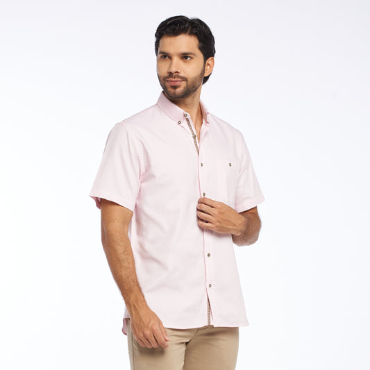 Camisa regular fit fondo entero color rosado claro