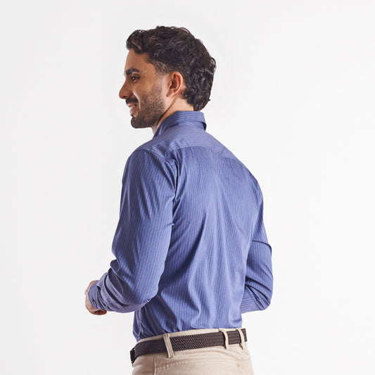 Camisa slim fit diseño a rayas color azul oscuro