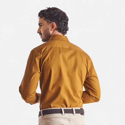 Camisa slim fit diseño fondo entero color café