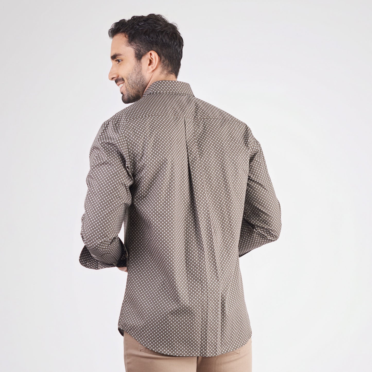 Camisa manga larga estampada color verde oscuro