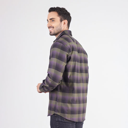 Camisa regular fit a cuadros color verde militar