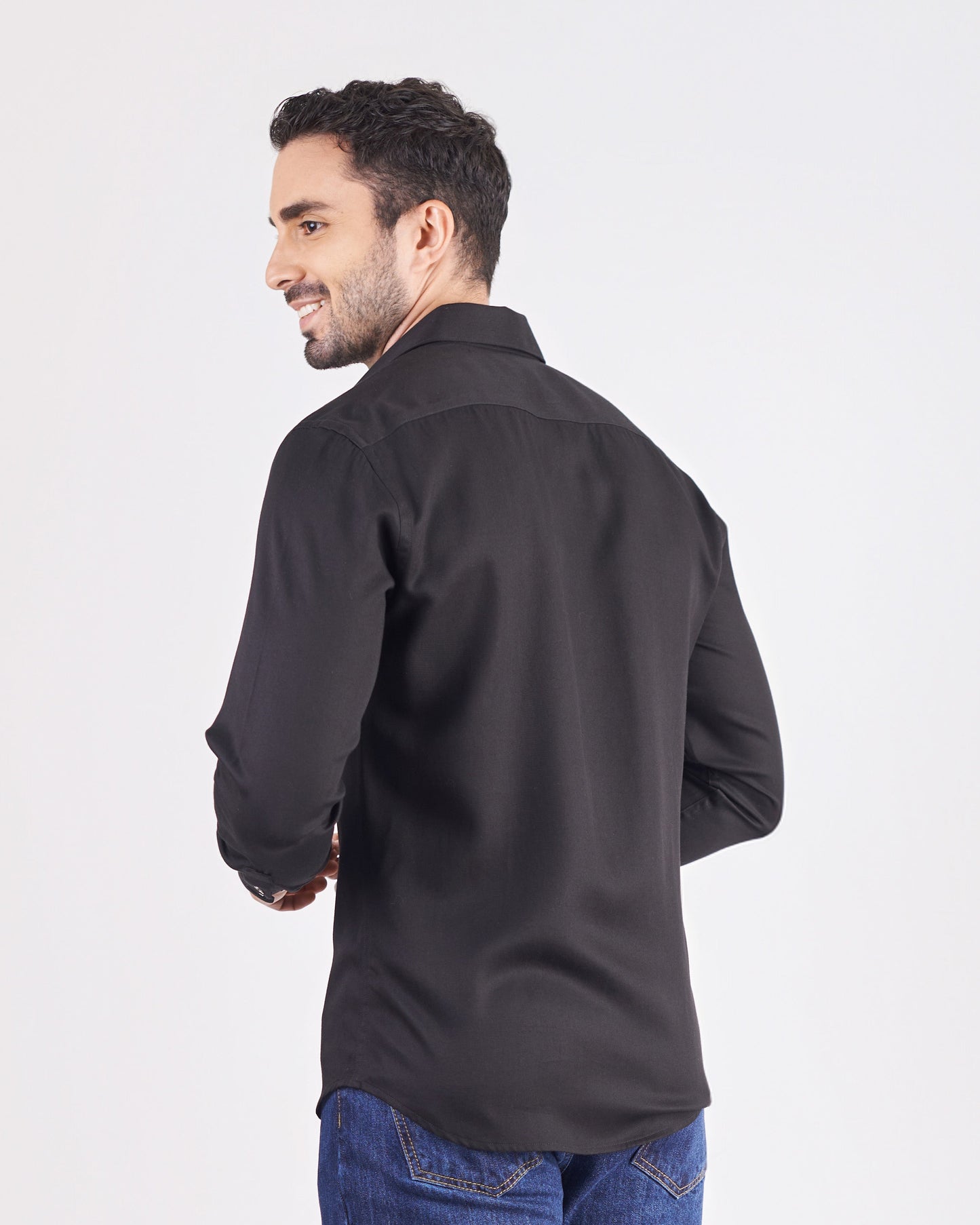 Camisa slim fit color negro 100% Lyocell