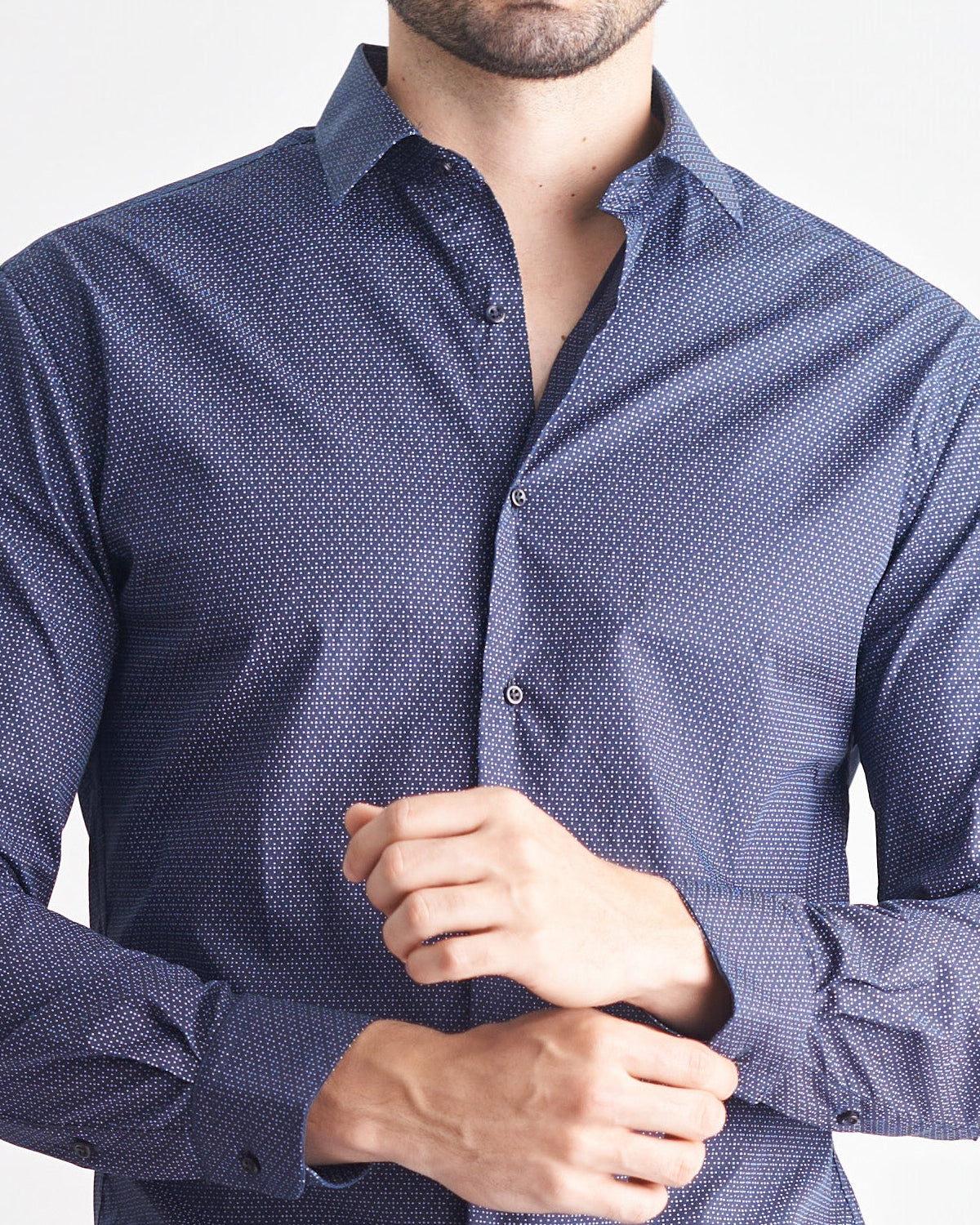 Camisa slim fit color navy con miniprints