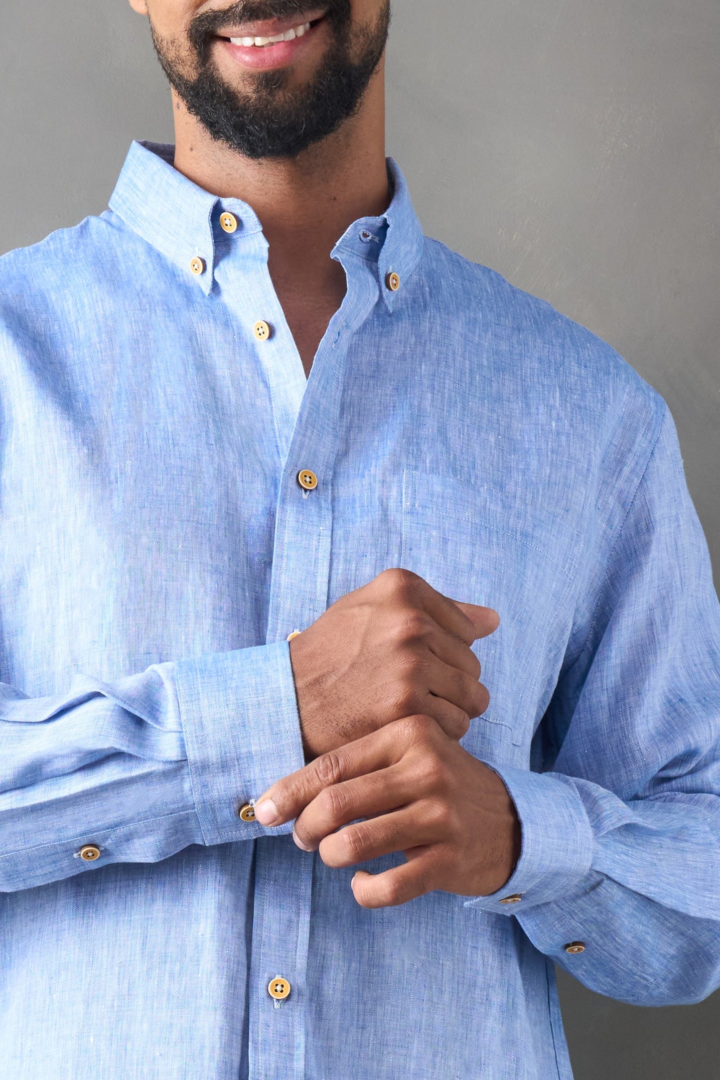 Camisa manga larga regular fit azul medio 100% lino