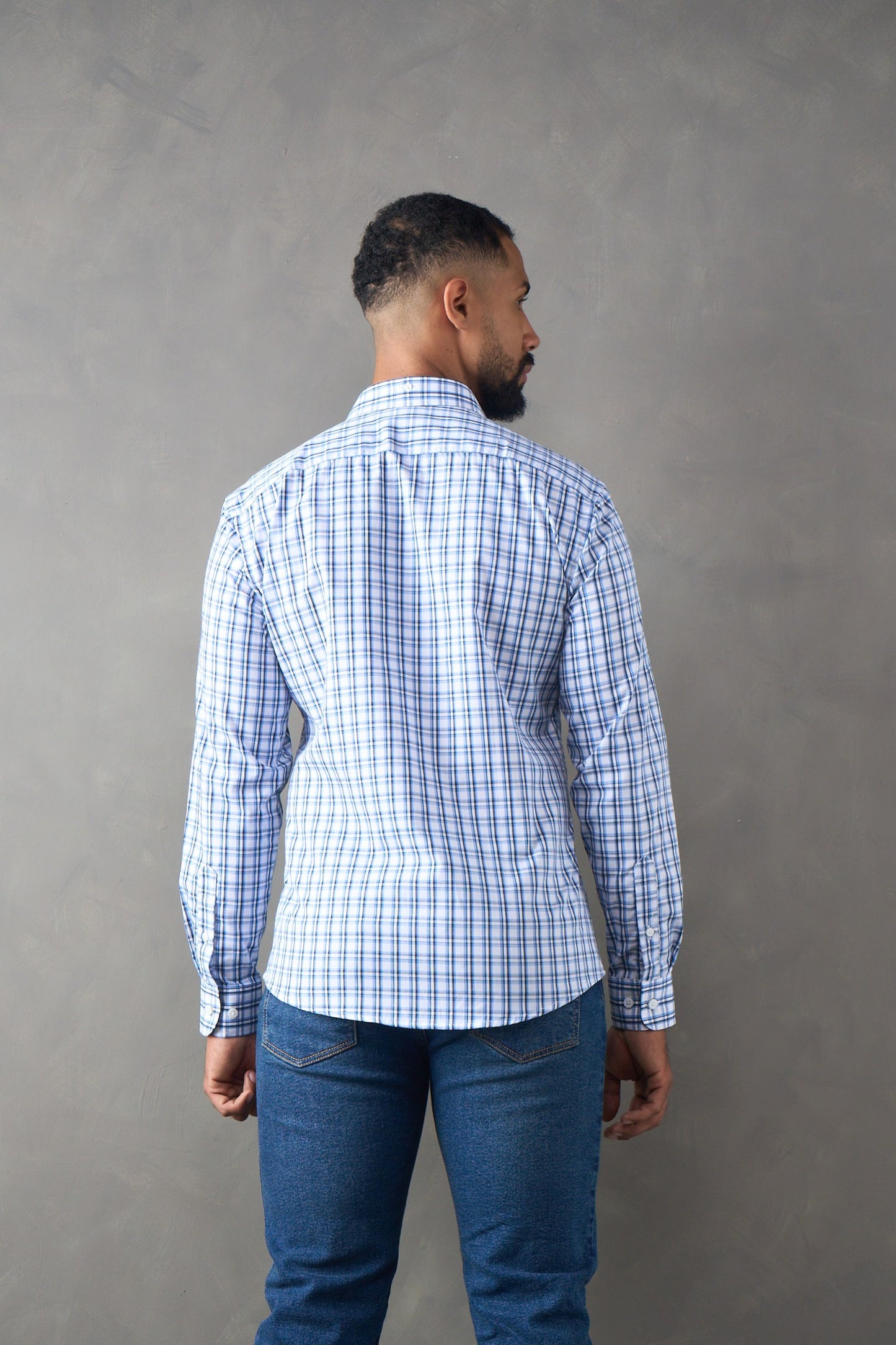 Camisa slim fit azul oscuro a cuadros
