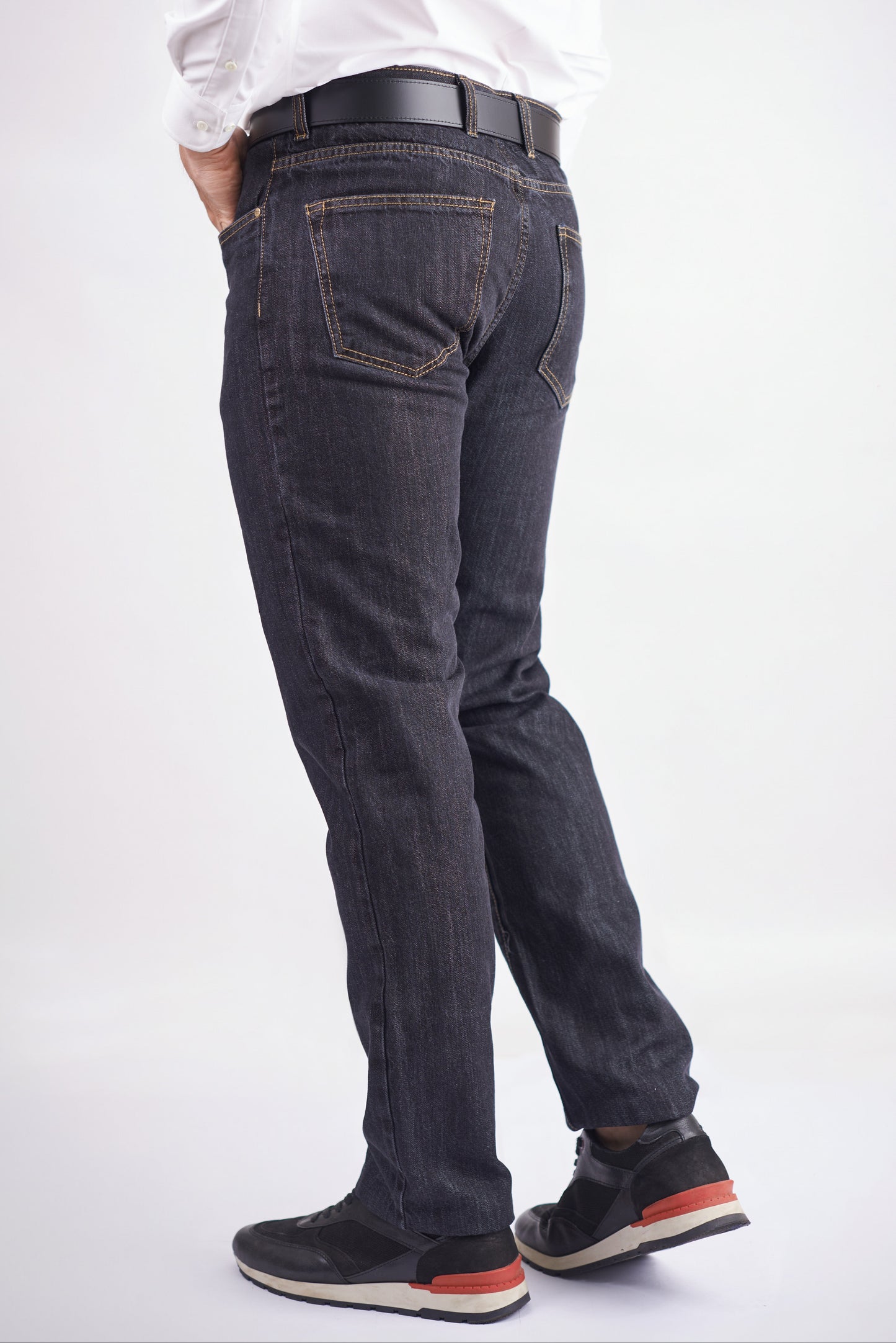 Jean slim fit color negro