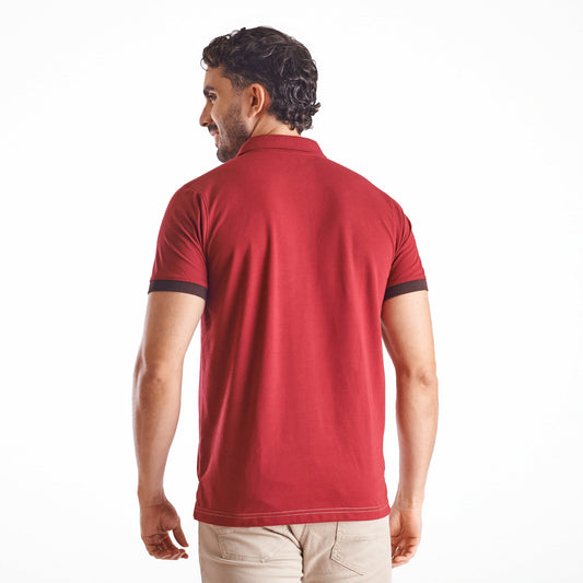 Camiseta tipo polo regular fit color vinotinto