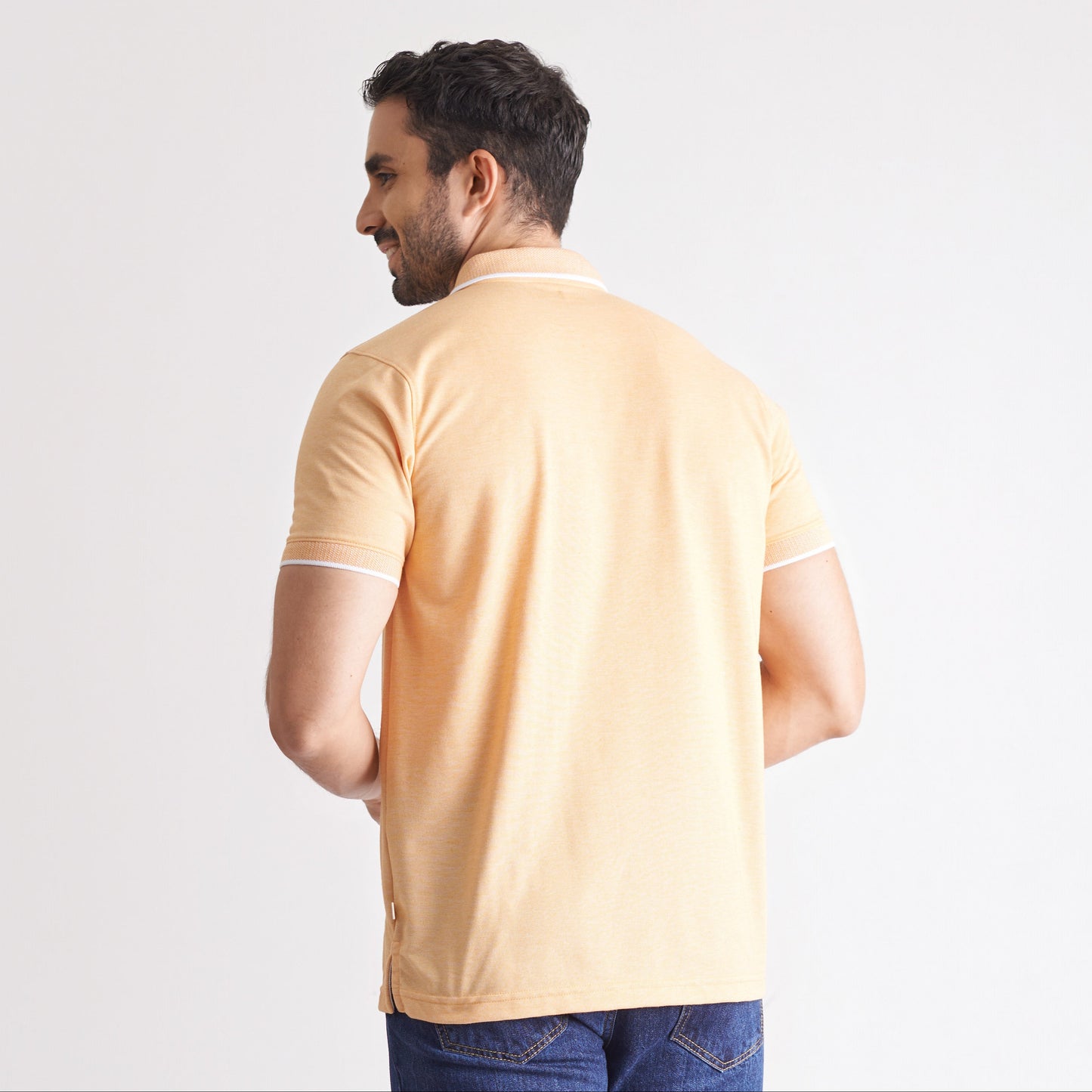 Camiseta tipo polo regular fit color naranja
