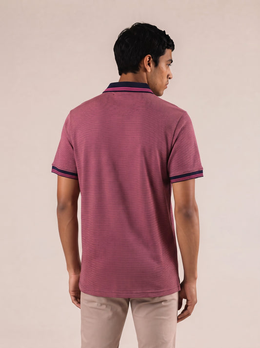 Camiseta tipo polo regular fit color rosa claro