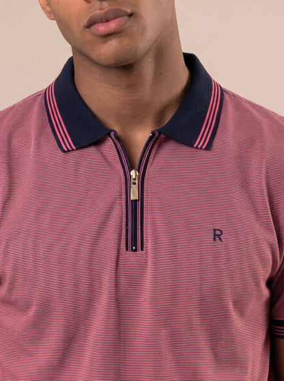 Camiseta tipo polo regular fit color rosa claro