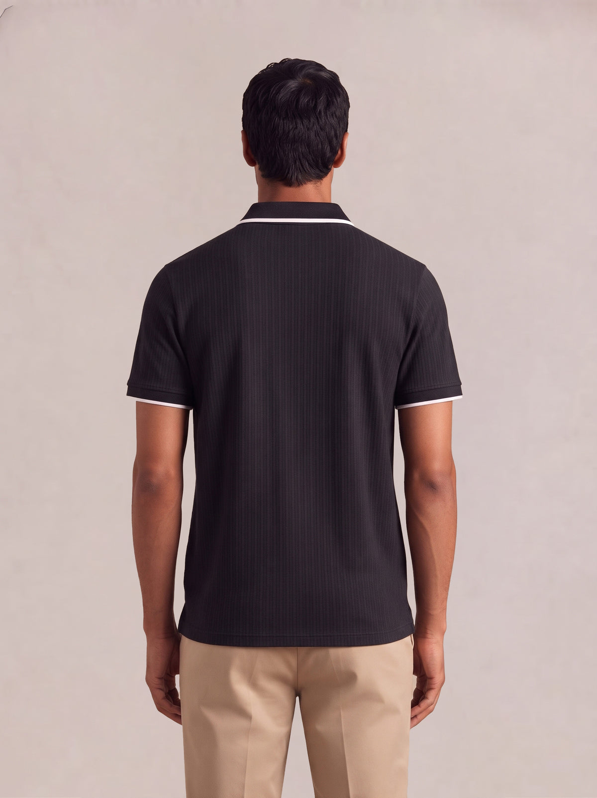 Camiseta tipo polo regular fit negro