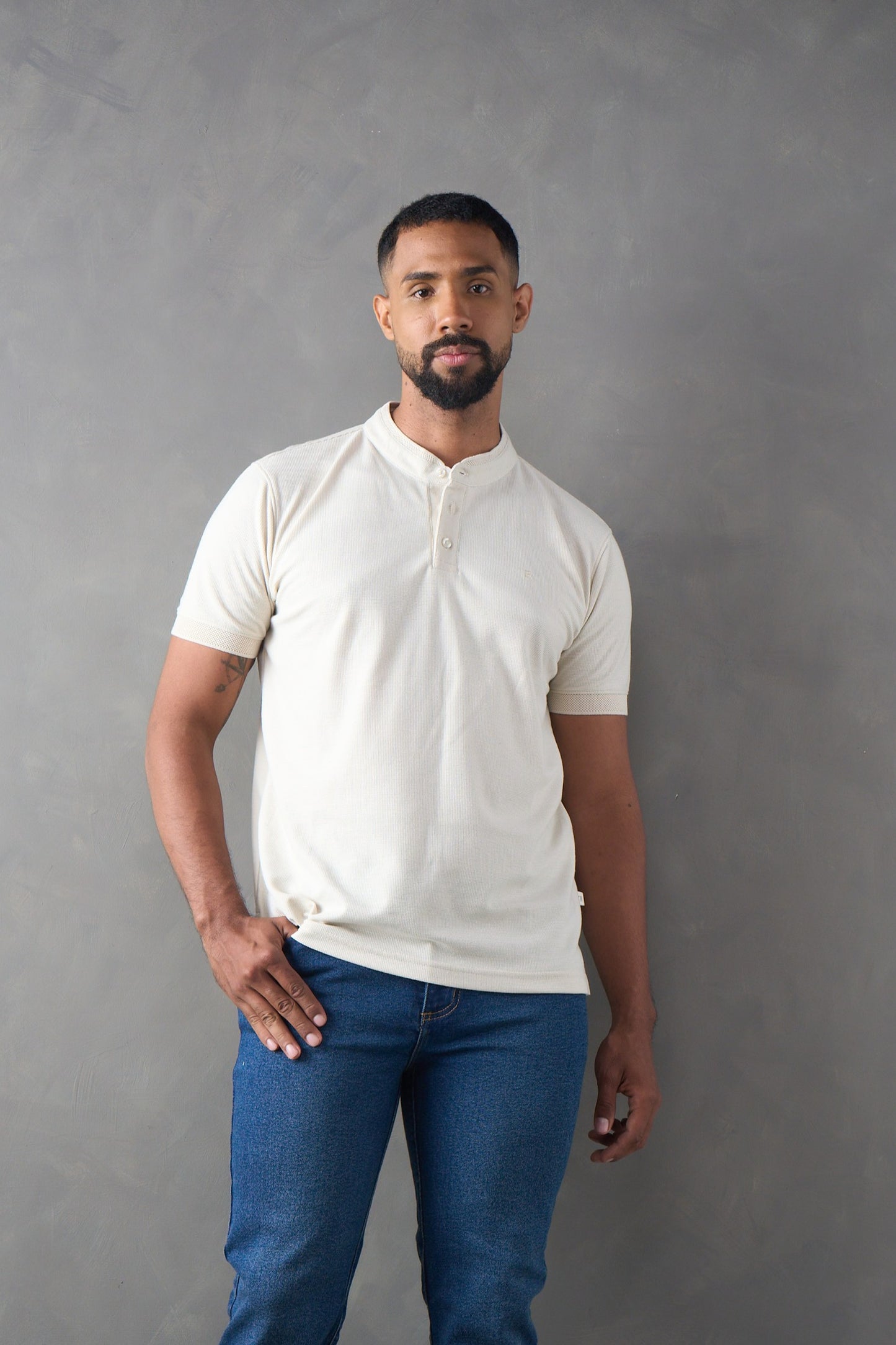 Camiseta tipo polo cuello nerú regular fit blanco