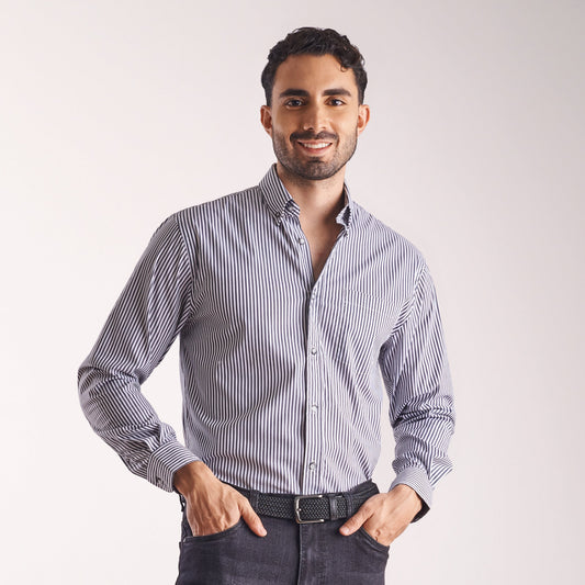 Camisa regular fit a rayas color negro